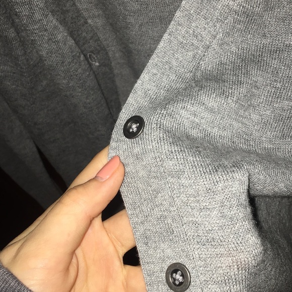 NEVER WORN old style grey cardigan - Picture 2 of 6